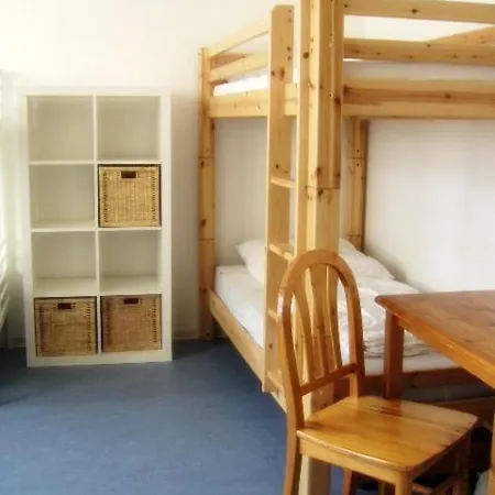 Hostel Surf & Chords